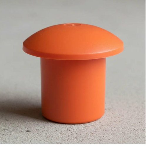 Rebar cap naranjo GoodFix, vista lateral del modelo angosto